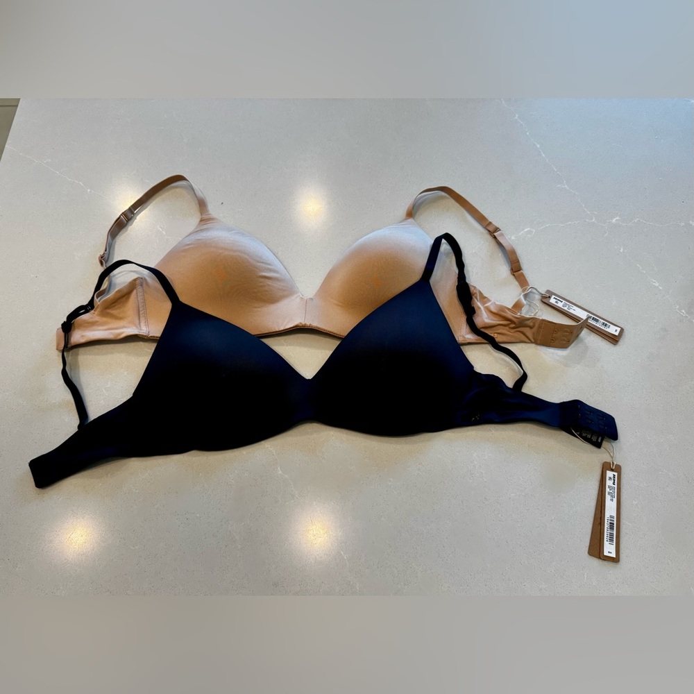NWT SKIMS Bra Bundle!! Wireless Form Bras in Clay & Onyx, 32DD